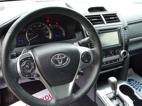 Used 2014 Toyota Camry SE image 21