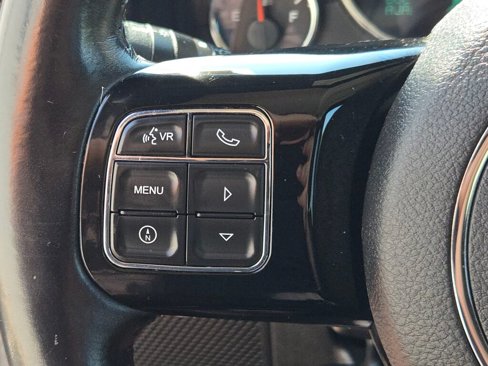 Used 2015 Jeep Wrangler Unlimited Sahara image 23