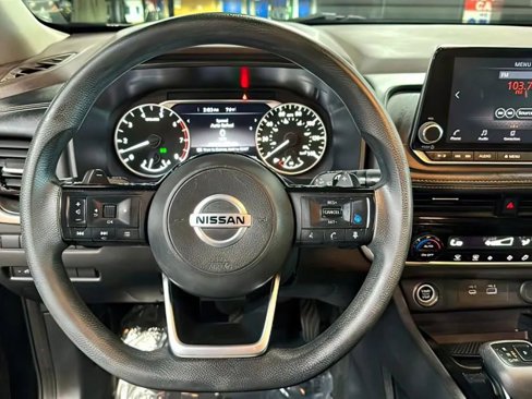 Used 2021 Nissan Rogue SV image 19