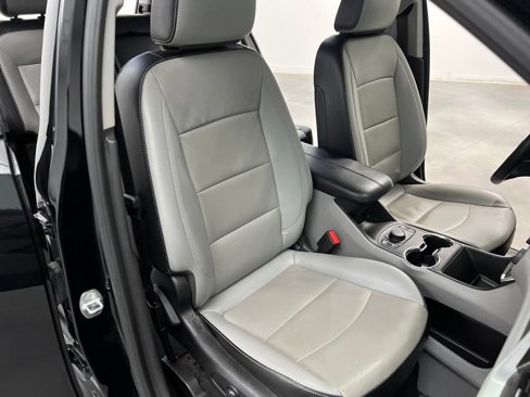 Used 2023 GMC Terrain SLT image 24