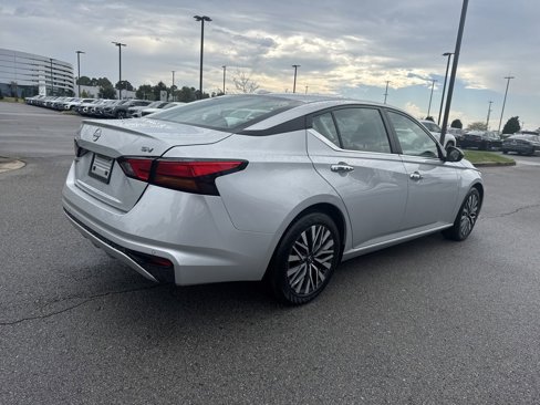 Used 2024 Nissan Altima 2.5 SV image 7