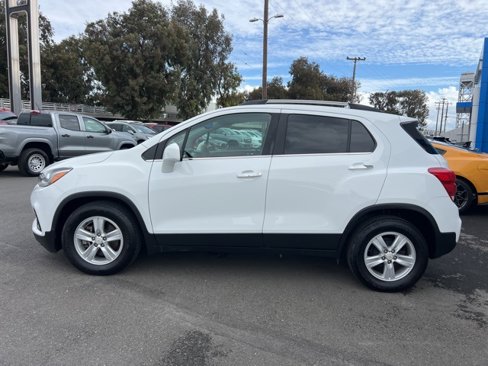 Used 2019 Chevrolet Trax LT w/ LT Convenience Package image 9