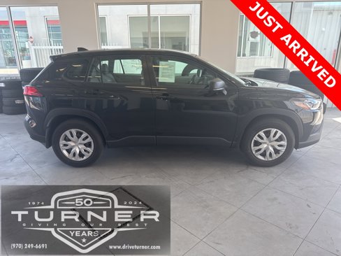 Used 2022 Toyota Corolla Cross L image 2