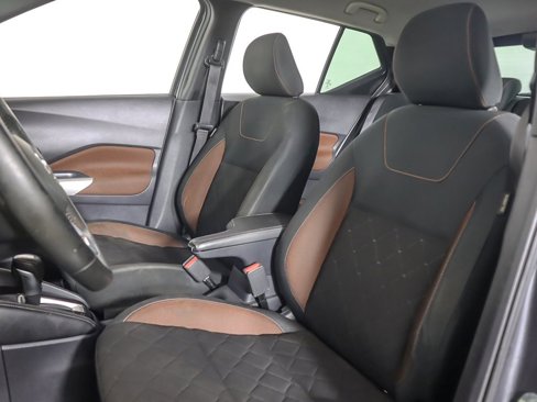 Used 2019 Nissan Kicks SR image 25