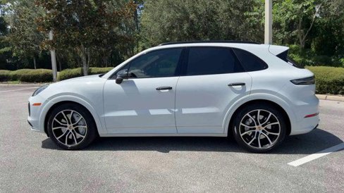 Used 2019 Porsche Cayenne Turbo image 5