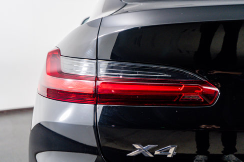 Used 2025 BMW X4 xDrive30i image 12