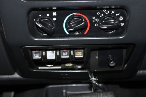 Used 2005 Jeep Wrangler Rubicon w/ Security Group image 23