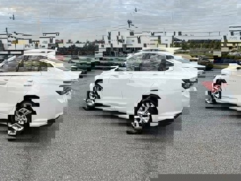 Used 2022 Chevrolet Malibu LT image 6