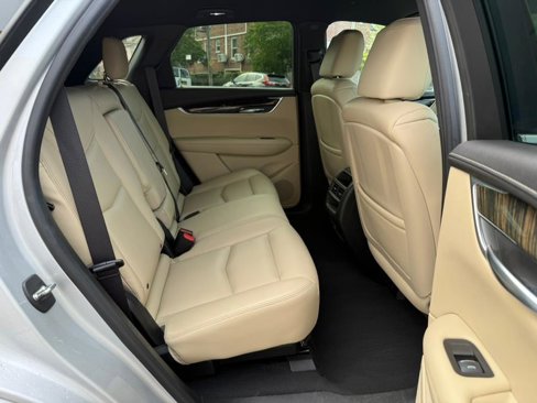 Used 2017 Cadillac XT5 FWD image 10