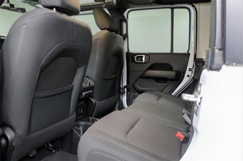 Used 2019 Jeep Wrangler Unlimited Sahara w/ Safety Group image 11