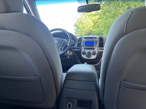 Used 2011 Hyundai Santa Fe GLS image 7