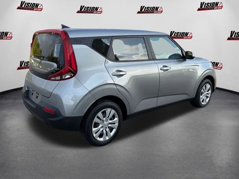 Used 2022 Kia Soul LX image 5
