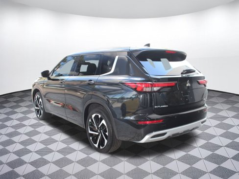 Used 2022 Mitsubishi Outlander SEL image 3