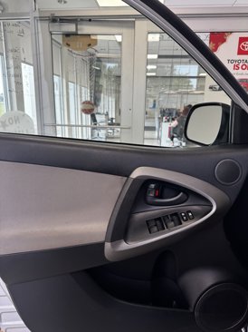Used 2012 Toyota RAV4 4WD image 7