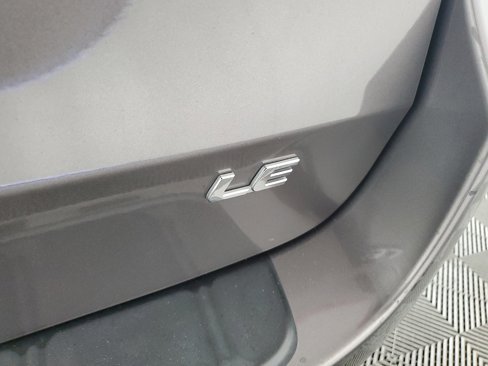 Used 2015 Toyota Sienna LE image 31
