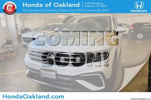 Used 2022 Volkswagen Tiguan SE image 1