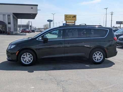 Used 2020 Chrysler Voyager Lxi image 5