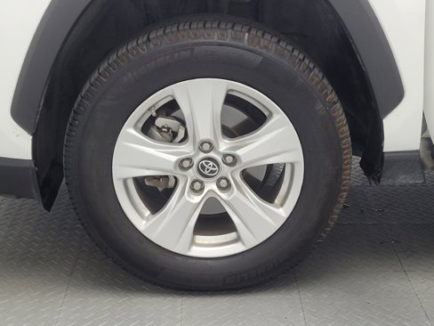 Used 2019 Toyota RAV4 XLE image 31