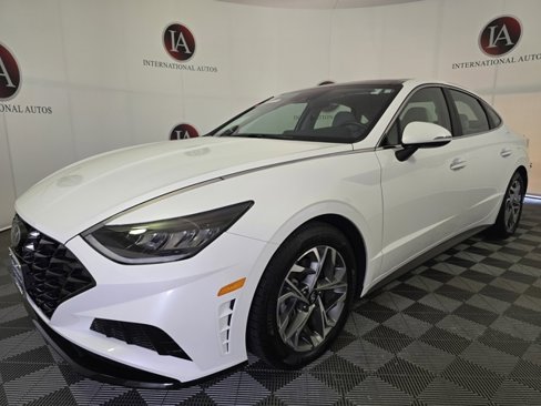 Certified 2022 Hyundai Sonata SEL w/ Convenience Package image 2