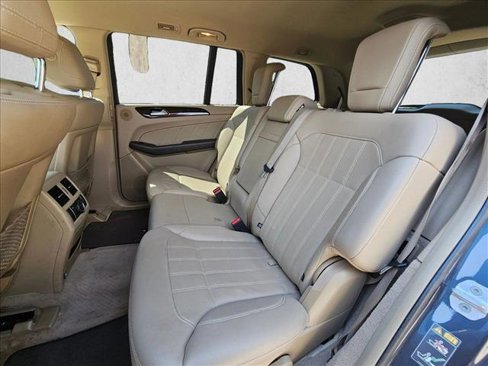 Used 2015 Mercedes-Benz GL 320 BlueTEC 4MATIC image 12