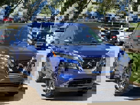 Used 2021 Nissan Rogue S image 2