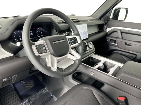 Used 2025 Land Rover Defender 110 S image 10