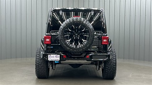 Used 2023 Jeep Wrangler Unlimited Sahara image 4