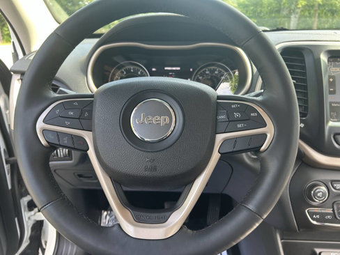 Used 2014 Jeep Cherokee Limited image 25