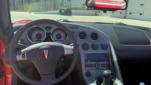 Used 2009 Pontiac Solstice Convertible w/ Preferred Package image 16