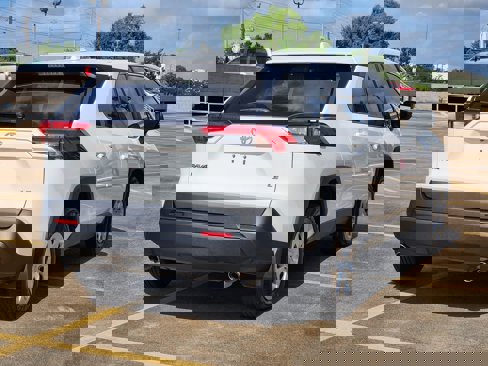 Used 2023 Toyota RAV4 LE image 8