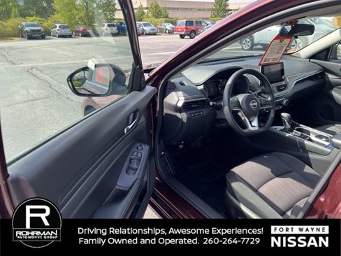 Used 2024 Nissan Altima 2.5 SV image 9