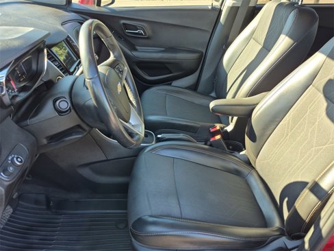 Used 2018 Chevrolet Trax LT w/ LT Convenience Package image 18