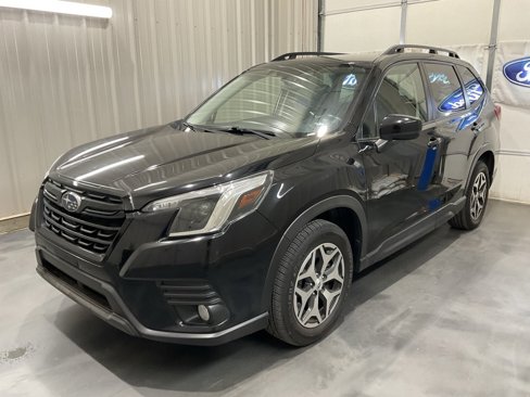 Used 2022 Subaru Forester Premium image 3