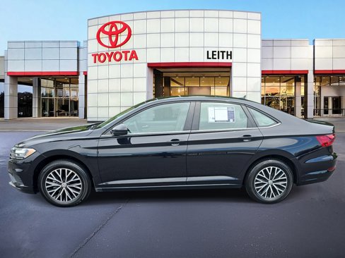 Used 2021 Volkswagen Jetta SE w/ SE Cold Weather Package image 8