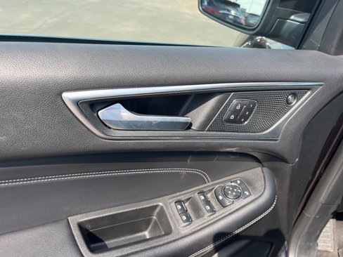 Used 2024 Ford Edge Titanium image 12
