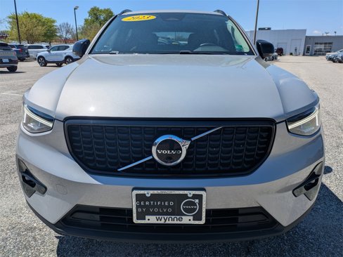 Certified 2023 Volvo XC40 B5 Plus image 9