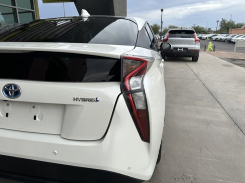 Used 2018 Toyota Prius Four image 13