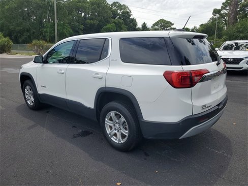 Used 2017 GMC Acadia SLE image 4