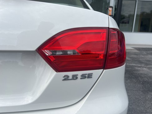 Used 2013 Volkswagen Jetta SE image 2