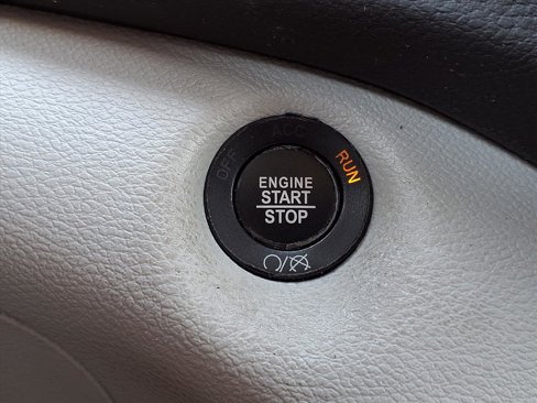 Used 2019 Jeep Cherokee Limited image 18