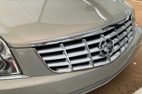 Used 2008 Cadillac DTS w/ Trunk Convenience Package image 26