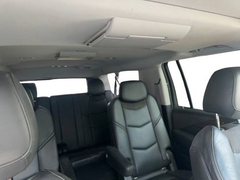 Used 2015 Cadillac Escalade ESV Luxury image 12