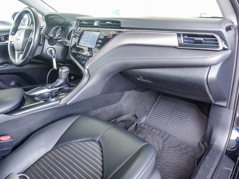 Used 2019 Toyota Camry SE image 6