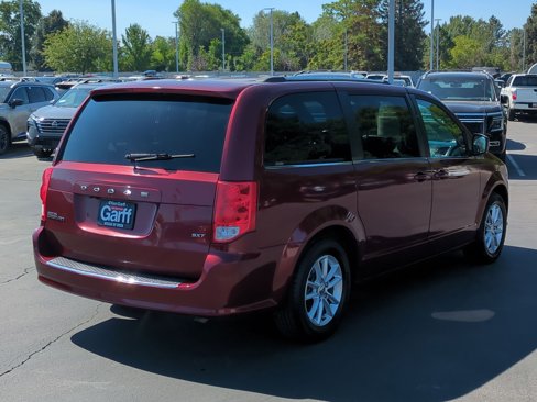 Used 2020 Dodge Grand Caravan SXT image 3