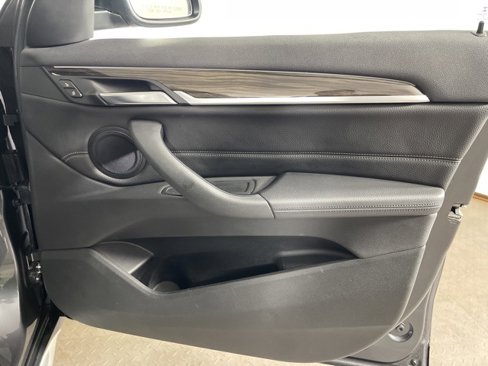 Used 2018 BMW X1 xDrive28i image 11