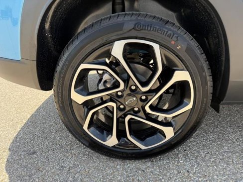 New 2025 Chevrolet Trax RS image 11