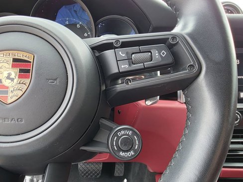 Used 2023 Porsche Macan Turbo image 41