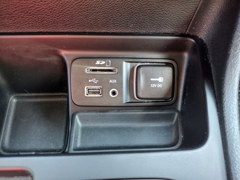 Used 2016 Jeep Cherokee Limited w/ Technology Group image 27
