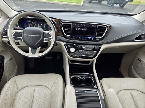 Used 2021 Chrysler Pacifica Limited w/ Premium & Safety Sphere Group image 12
