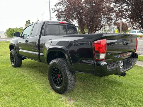 Used 2022 Toyota Tacoma SR5 image 9